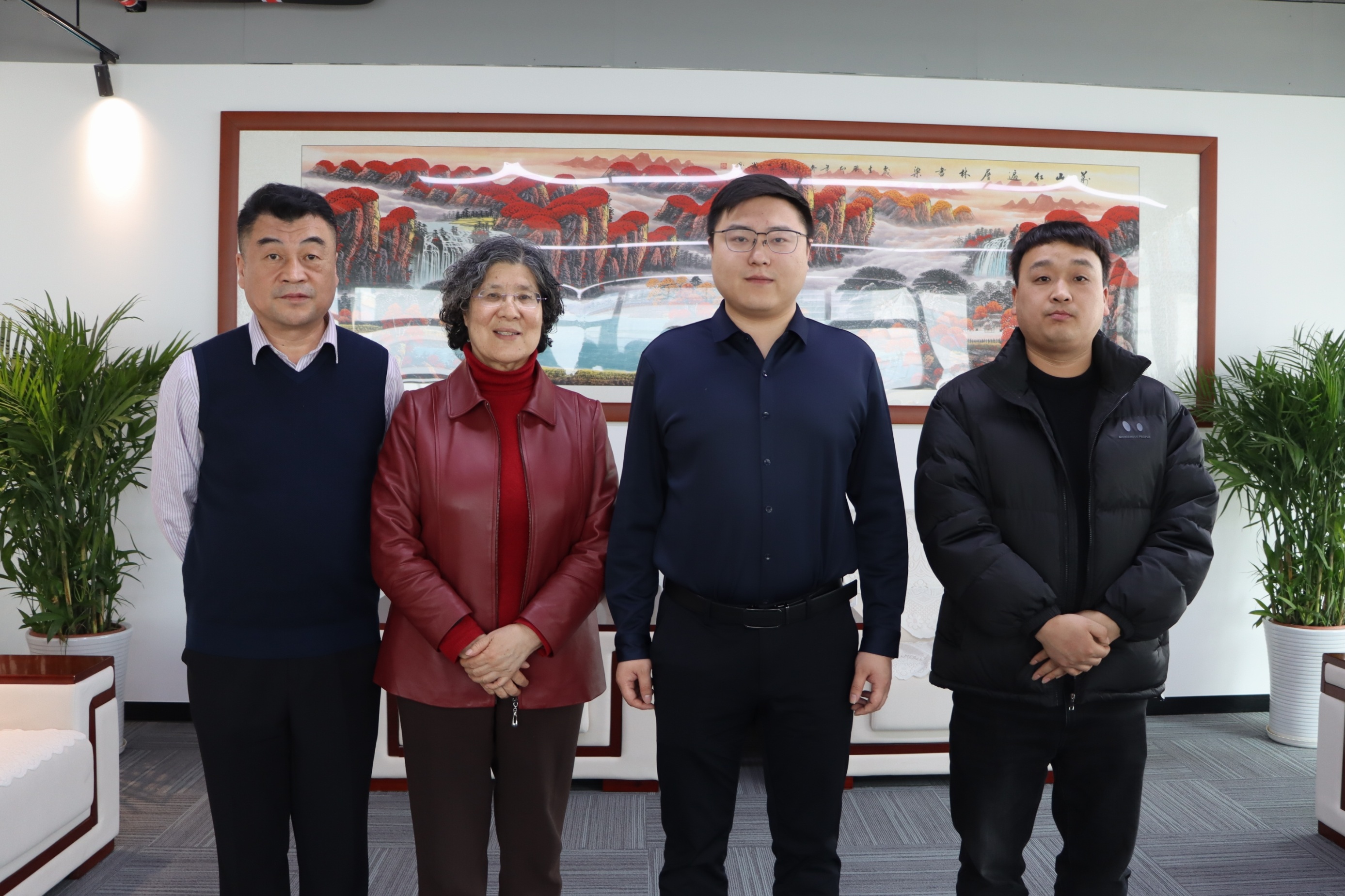 王秘书长莅临青业集团调研指导 勉励企业树标杆谋创新